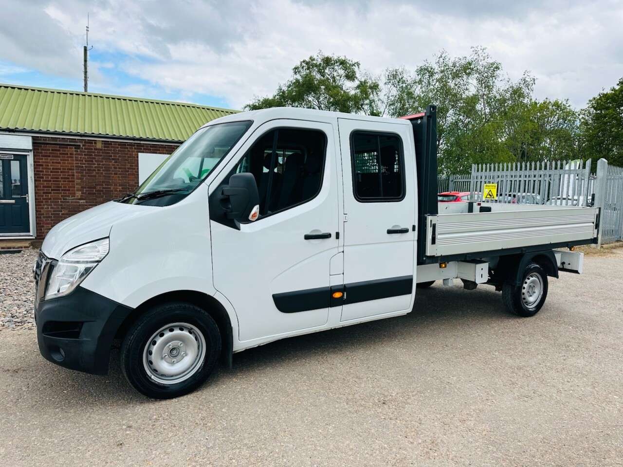 2021 NISSAN NV400 2021 NISSAN NV400