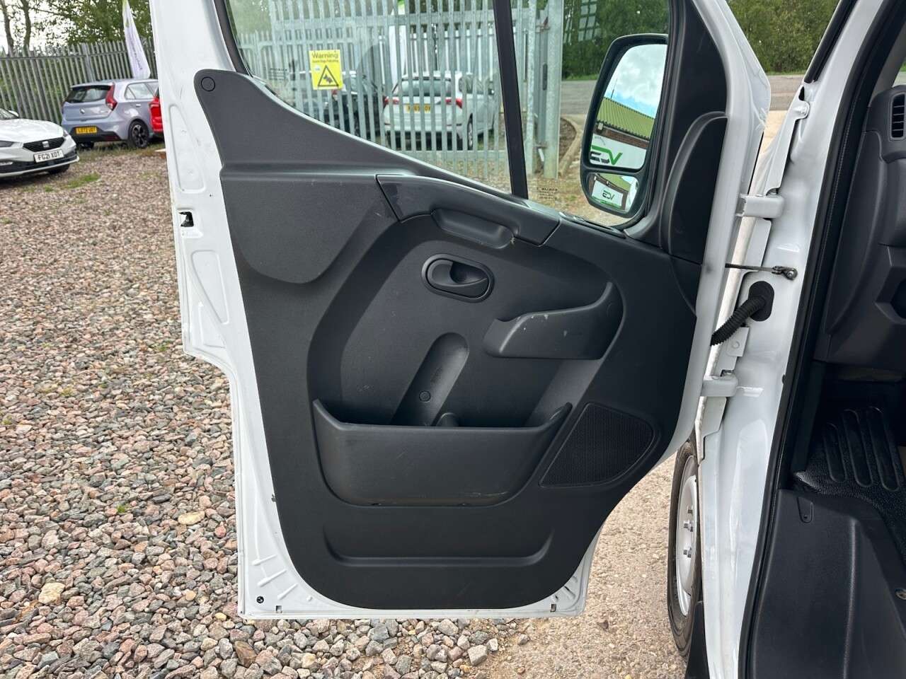 2021 NISSAN NV400 2021 NISSAN NV400