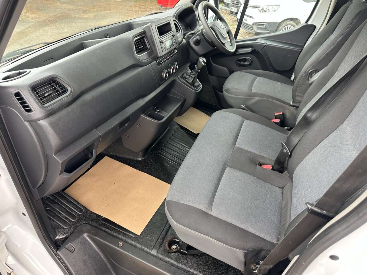 2021 NISSAN NV400 2021 NISSAN NV400