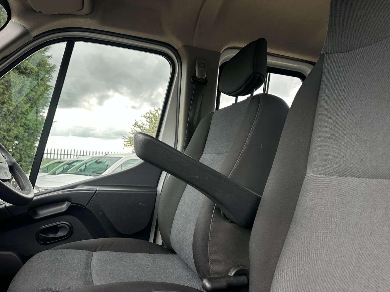 2021 NISSAN NV400 2021 NISSAN NV400
