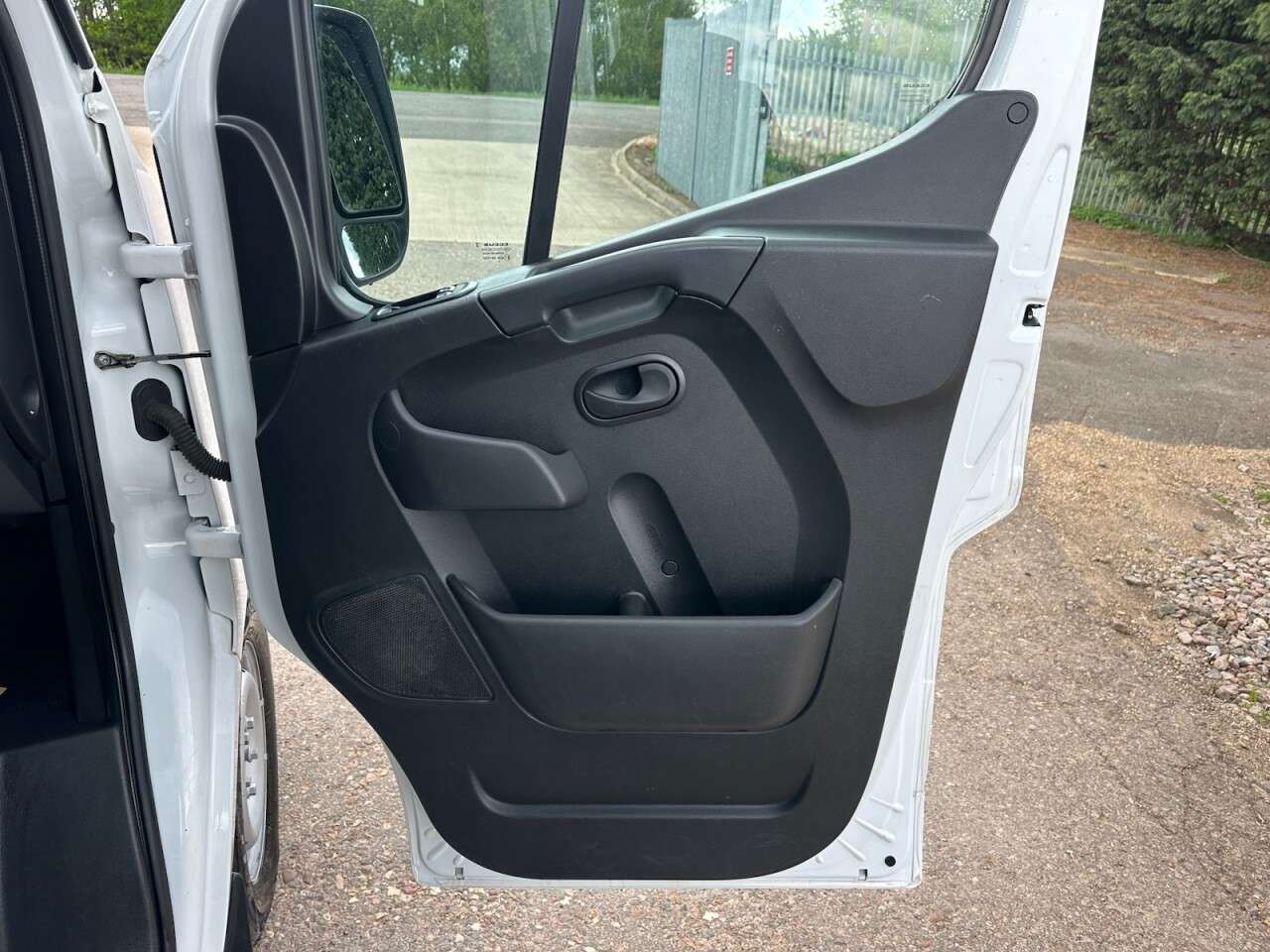 2021 NISSAN NV400 2021 NISSAN NV400