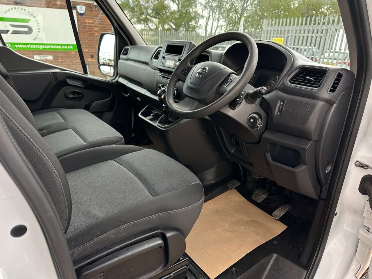 2021 NISSAN NV400 2021 NISSAN NV400