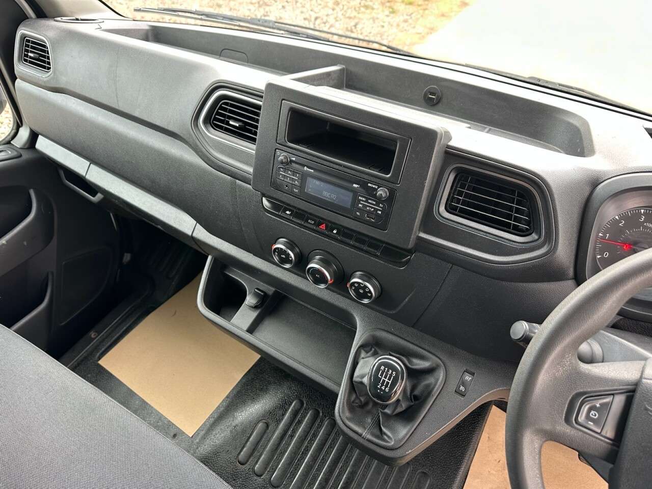 2021 NISSAN NV400 2021 NISSAN NV400
