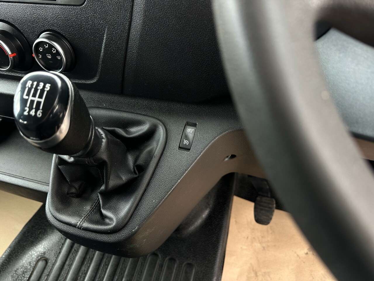 2021 NISSAN NV400 2021 NISSAN NV400