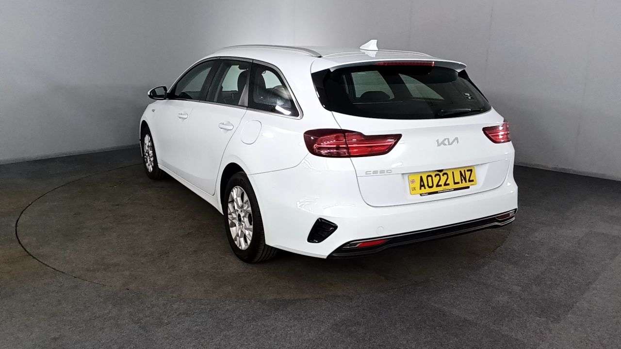 A 2022 KIA CEED 1.6 CRDi MHEV 2 NAV Sportswagon 5dr Diesel Hybrid Manual Euro 6 (s/s) (134 A 2022 KIA CEED 1.6 CRDi MHEV 2 NAV Sportswagon 5dr Diesel Hybrid Manual Euro 6 (s/s) (134