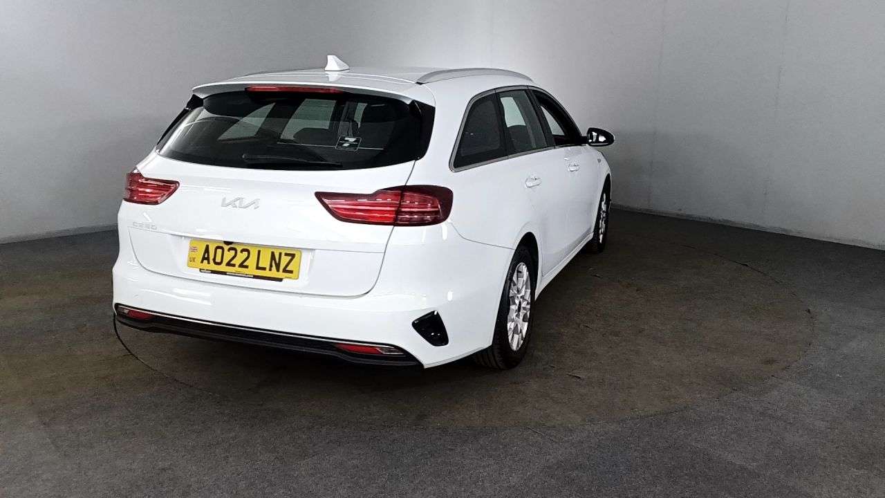 A 2022 KIA CEED 1.6 CRDi MHEV 2 NAV Sportswagon 5dr Diesel Hybrid Manual Euro 6 (s/s) (134 A 2022 KIA CEED 1.6 CRDi MHEV 2 NAV Sportswagon 5dr Diesel Hybrid Manual Euro 6 (s/s) (134