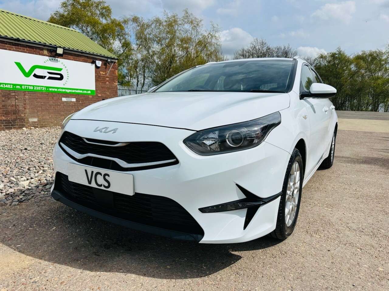 A 2022 KIA CEED 1.6 CRDi MHEV 2 NAV Sportswagon 5dr Diesel Hybrid Manual Euro 6 (s/s) (134 A 2022 KIA CEED 1.6 CRDi MHEV 2 NAV Sportswagon 5dr Diesel Hybrid Manual Euro 6 (s/s) (134