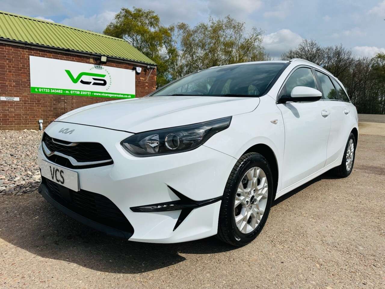 A 2022 KIA CEED 1.6 CRDi MHEV 2 NAV Sportswagon 5dr Diesel Hybrid Manual Euro 6 (s/s) (134 A 2022 KIA CEED 1.6 CRDi MHEV 2 NAV Sportswagon 5dr Diesel Hybrid Manual Euro 6 (s/s) (134