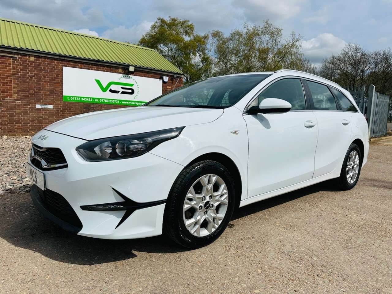 A 2022 KIA CEED 1.6 CRDi MHEV 2 NAV Sportswagon 5dr Diesel Hybrid Manual Euro 6 (s/s) (134 A 2022 KIA CEED 1.6 CRDi MHEV 2 NAV Sportswagon 5dr Diesel Hybrid Manual Euro 6 (s/s) (134