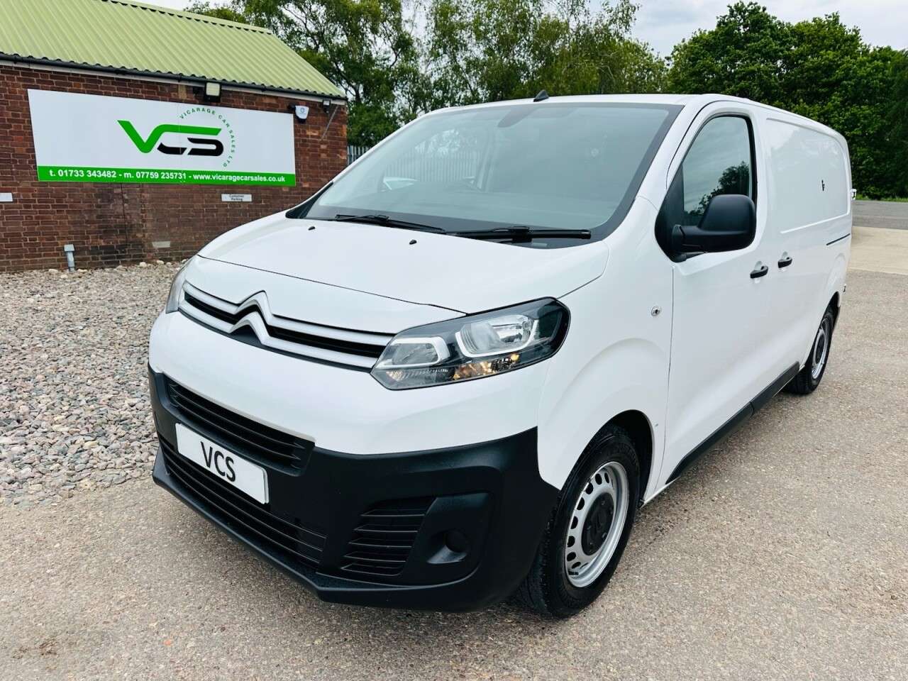 A 2020 CITROEN DISPATCH 1.5 BlueHDi 1000 Enterprise M Panel Van 6dr Diesel Manual FWD 2 Euro 6 (s/s A 2020 CITROEN DISPATCH 1.5 BlueHDi 1000 Enterprise M Panel Van 6dr Diesel Manual FWD 2 Euro 6 (s/s