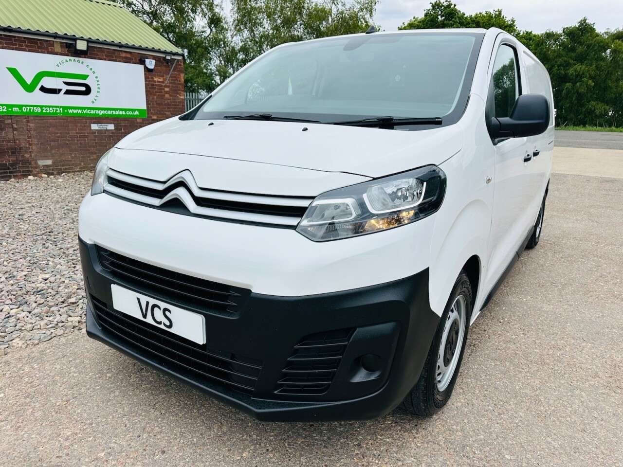 A 2020 CITROEN DISPATCH 1.5 BlueHDi 1000 Enterprise M Panel Van 6dr Diesel Manual FWD 2 Euro 6 (s/s A 2020 CITROEN DISPATCH 1.5 BlueHDi 1000 Enterprise M Panel Van 6dr Diesel Manual FWD 2 Euro 6 (s/s