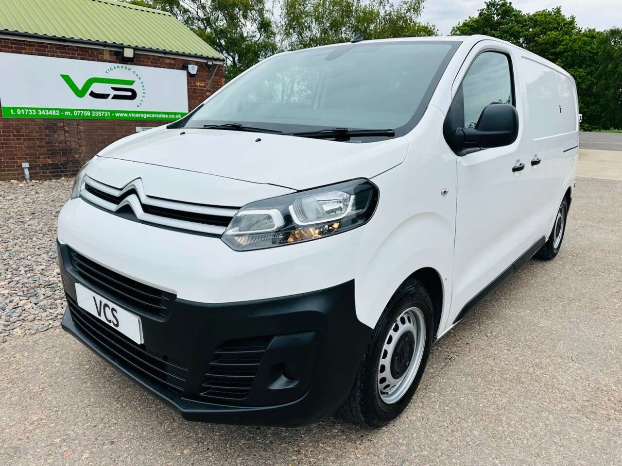 A 2020 CITROEN DISPATCH 1.5 BlueHDi 1000 Enterprise M Panel Van 6dr Diesel Manual FWD 2 Euro 6 (s/s A 2020 CITROEN DISPATCH 1.5 BlueHDi 1000 Enterprise M Panel Van 6dr Diesel Manual FWD 2 Euro 6 (s/s