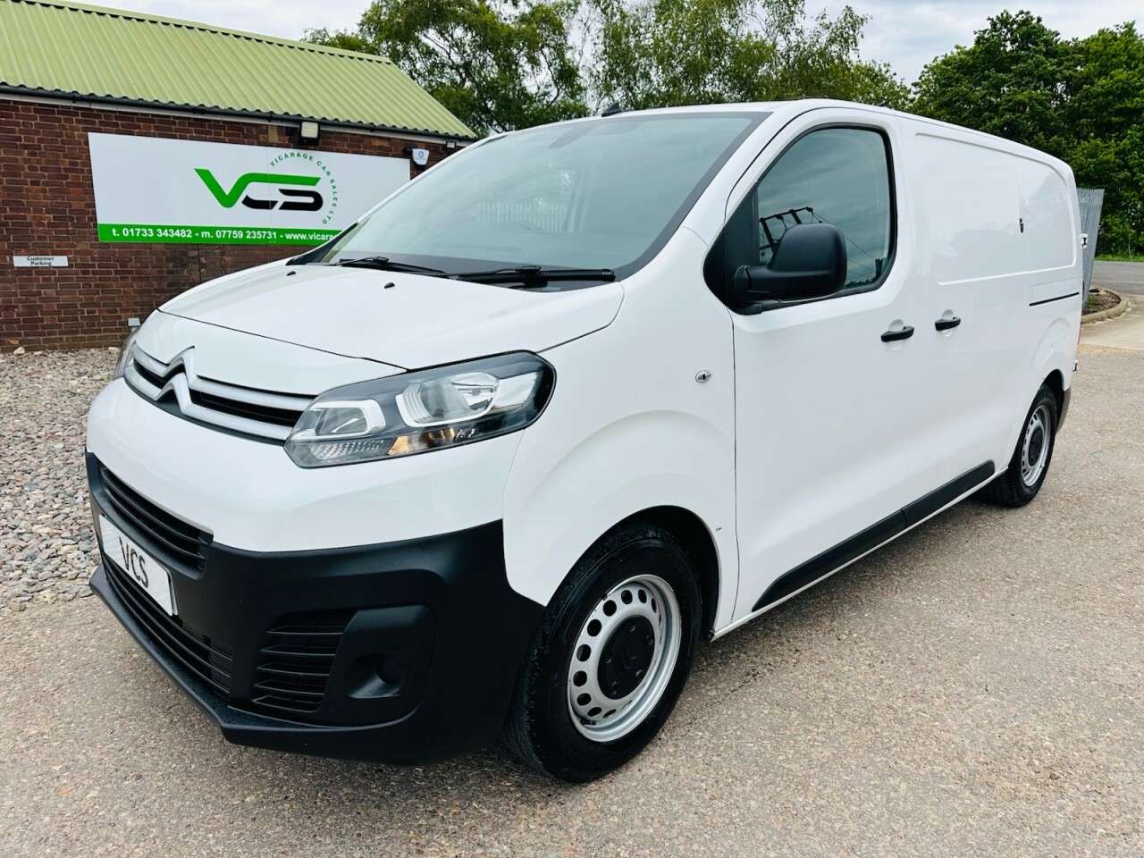 A 2020 CITROEN DISPATCH 1.5 BlueHDi 1000 Enterprise M Panel Van 6dr Diesel Manual FWD 2 Euro 6 (s/s A 2020 CITROEN DISPATCH 1.5 BlueHDi 1000 Enterprise M Panel Van 6dr Diesel Manual FWD 2 Euro 6 (s/s