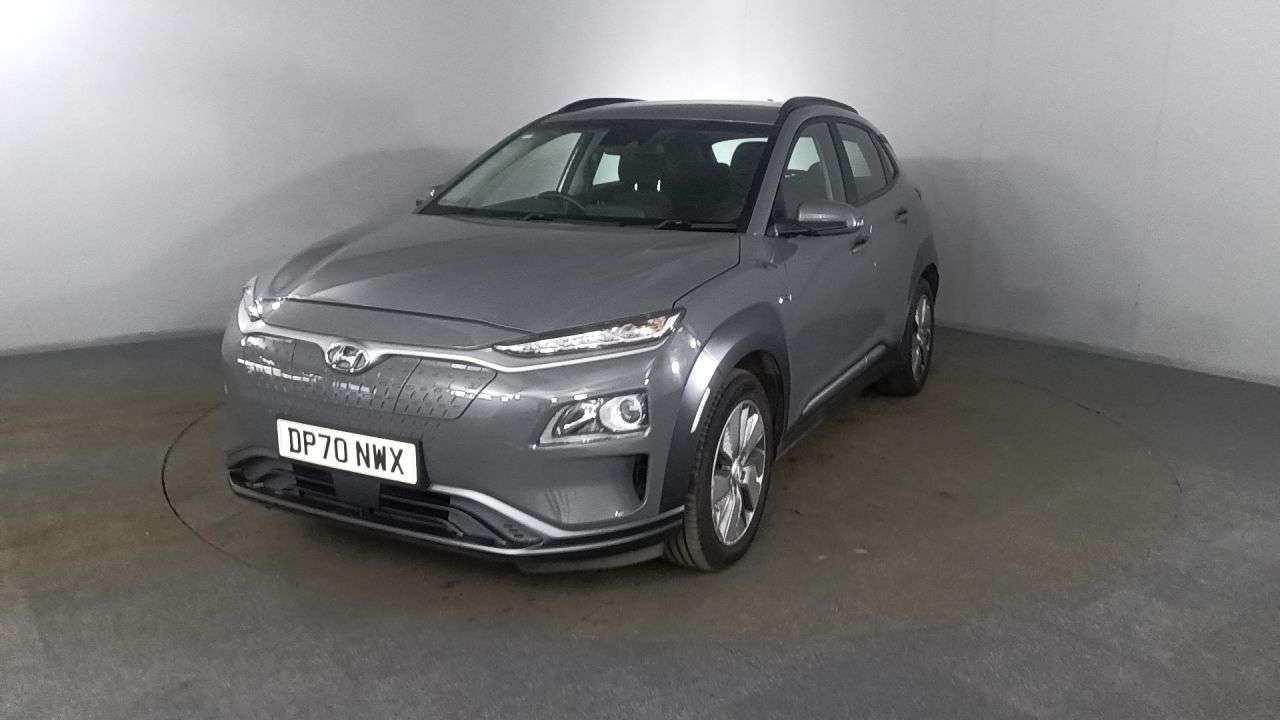 A 2020 HYUNDAI KONA 39kWh SE SUV 5dr Electric Auto (10.5kW Charger) (136 ps) A 2020 HYUNDAI KONA 39kWh SE SUV 5dr Electric Auto (10.5kW Charger) (136 ps)