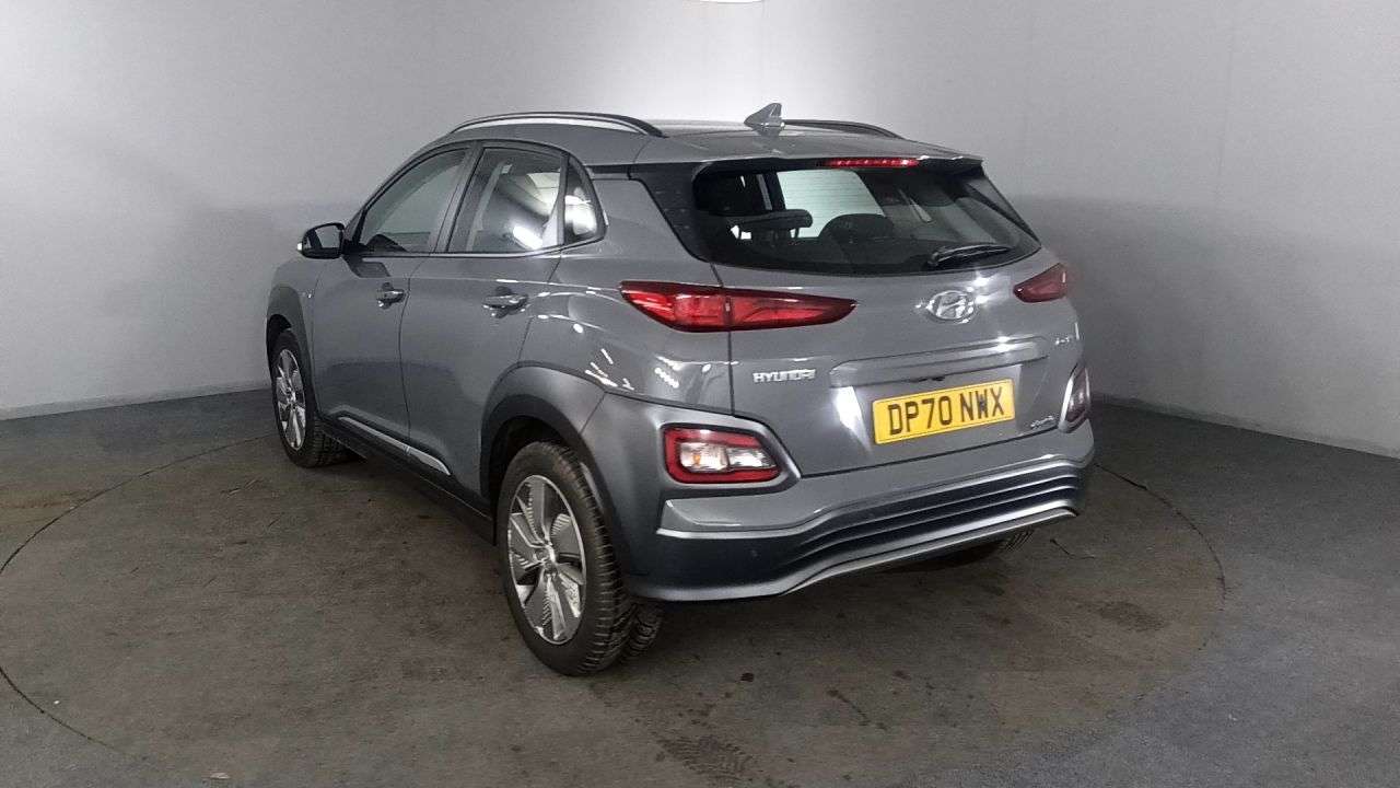 A 2020 HYUNDAI KONA 39kWh SE SUV 5dr Electric Auto (10.5kW Charger) (136 ps) A 2020 HYUNDAI KONA 39kWh SE SUV 5dr Electric Auto (10.5kW Charger) (136 ps)