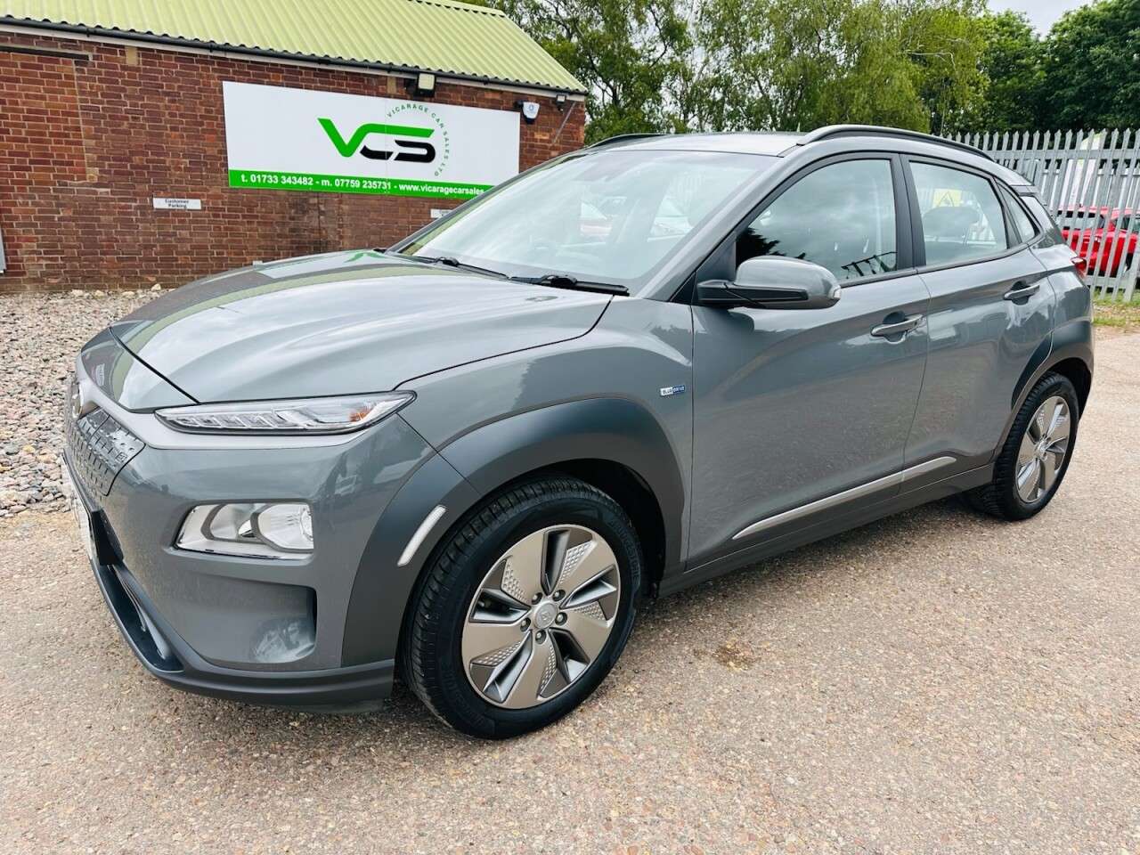 A 2020 HYUNDAI KONA 39kWh SE SUV 5dr Electric Auto (10.5kW Charger) (136 ps) A 2020 HYUNDAI KONA 39kWh SE SUV 5dr Electric Auto (10.5kW Charger) (136 ps)