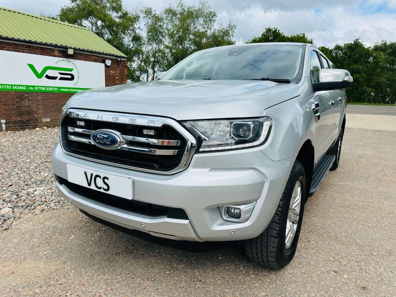 A 2022 FORD RANGER 2.0 EcoBlue Limited Pickup Double Cab 4dr Diesel Auto 4WD Euro 6 (s/s) (170 A 2022 FORD RANGER 2.0 EcoBlue Limited Pickup Double Cab 4dr Diesel Auto 4WD Euro 6 (s/s) (170
