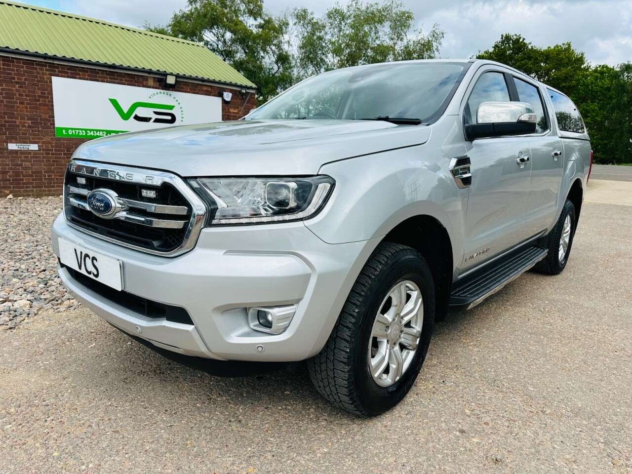 A 2022 FORD RANGER 2.0 EcoBlue Limited Pickup Double Cab 4dr Diesel Auto 4WD Euro 6 (s/s) (170 A 2022 FORD RANGER 2.0 EcoBlue Limited Pickup Double Cab 4dr Diesel Auto 4WD Euro 6 (s/s) (170