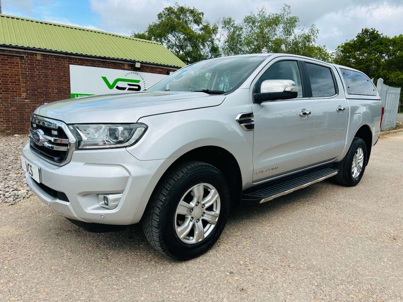A 2022 FORD RANGER 2.0 EcoBlue Limited Pickup Double Cab 4dr Diesel Auto 4WD Euro 6 (s/s) (170 A 2022 FORD RANGER 2.0 EcoBlue Limited Pickup Double Cab 4dr Diesel Auto 4WD Euro 6 (s/s) (170