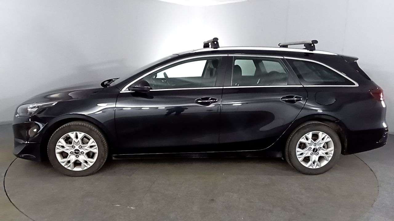 A 2022 KIA CEED 1.6 CRDi MHEV 2 NAV Sportswagon 5dr Diesel Hybrid Manual Euro 6 (s/s) (134 A 2022 KIA CEED 1.6 CRDi MHEV 2 NAV Sportswagon 5dr Diesel Hybrid Manual Euro 6 (s/s) (134