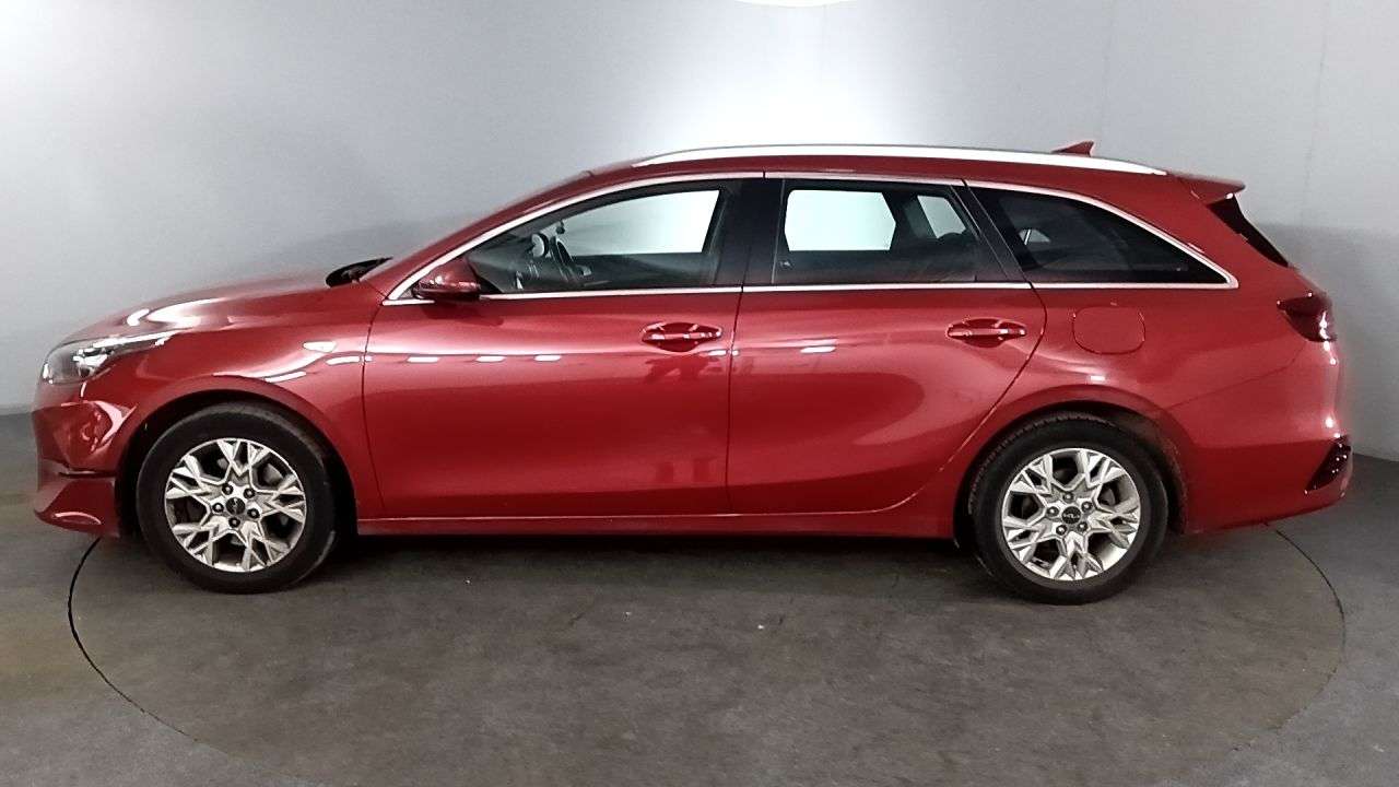 A 2022 KIA CEED 1.6 CRDi MHEV 2 NAV Sportswagon 5dr Diesel Hybrid Manual Euro 6 (s/s) (134 A 2022 KIA CEED 1.6 CRDi MHEV 2 NAV Sportswagon 5dr Diesel Hybrid Manual Euro 6 (s/s) (134