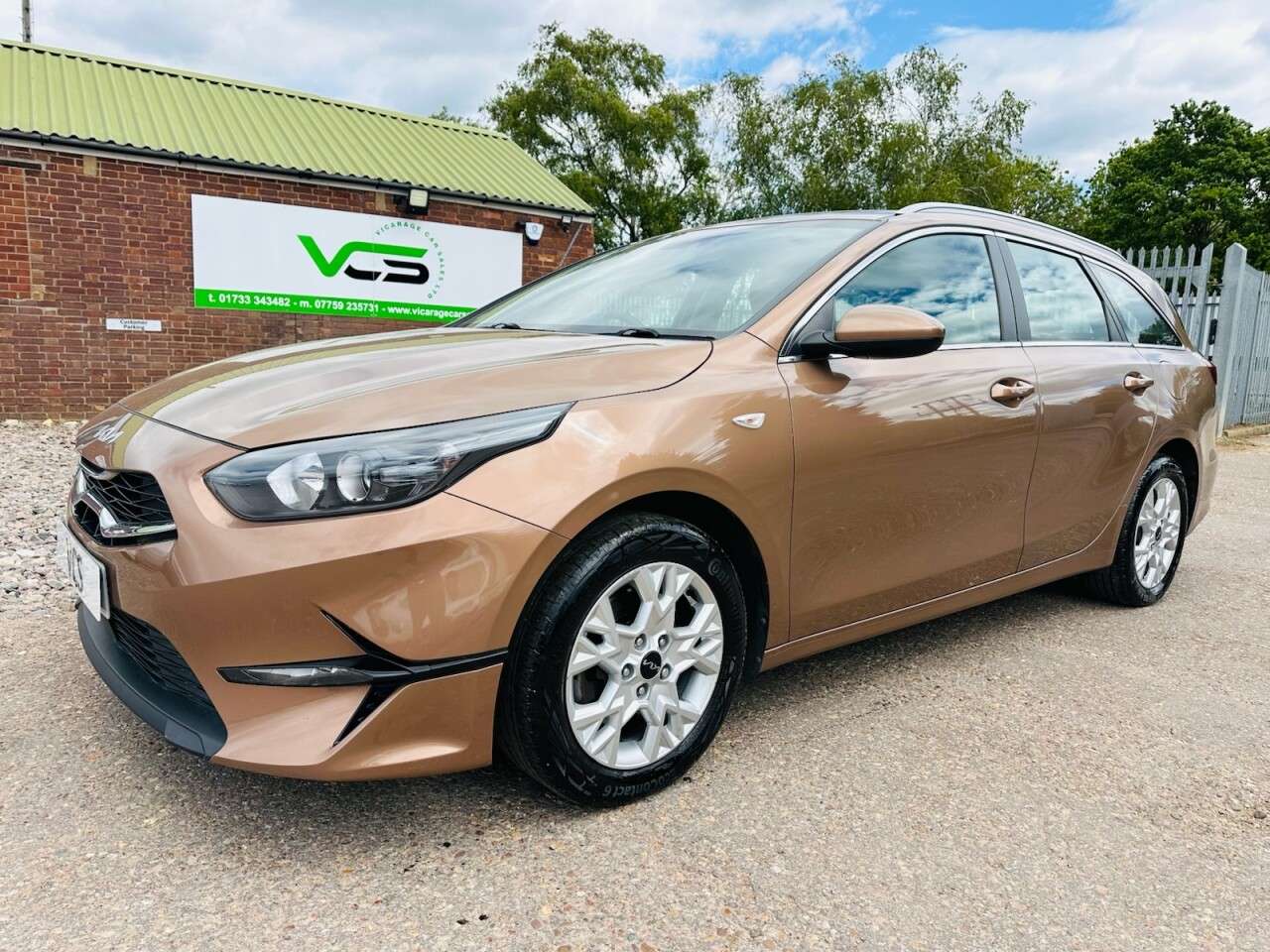 A 2022 KIA CEED 1.6 CRDi MHEV 2 NAV Sportswagon 5dr Diesel Hybrid Manual Euro 6 (s/s) (134 A 2022 KIA CEED 1.6 CRDi MHEV 2 NAV Sportswagon 5dr Diesel Hybrid Manual Euro 6 (s/s) (134