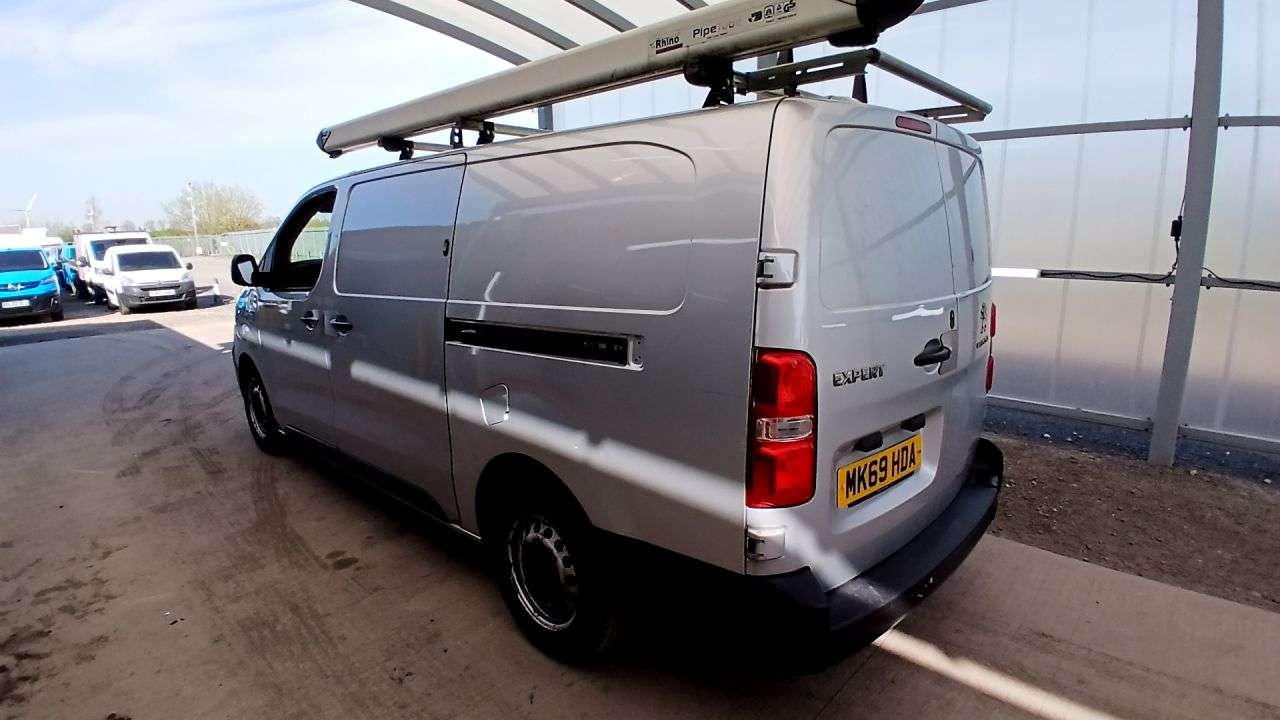 A 2019 PEUGEOT EXPERT 2.0 BlueHDi 1400 Professional Long Panel Van 6dr Diesel Manual LWB Euro 6 ( A 2019 PEUGEOT EXPERT 2.0 BlueHDi 1400 Professional Long Panel Van 6dr Diesel Manual LWB Euro 6 (