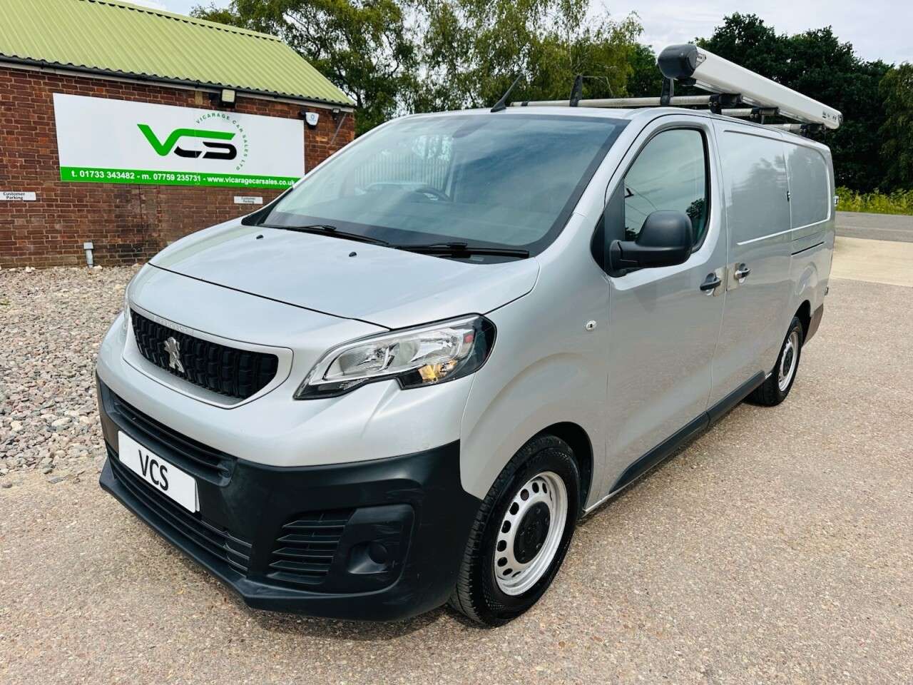 A 2019 PEUGEOT EXPERT 2.0 BlueHDi 1400 Professional Long Panel Van 6dr Diesel Manual LWB Euro 6 ( A 2019 PEUGEOT EXPERT 2.0 BlueHDi 1400 Professional Long Panel Van 6dr Diesel Manual LWB Euro 6 (