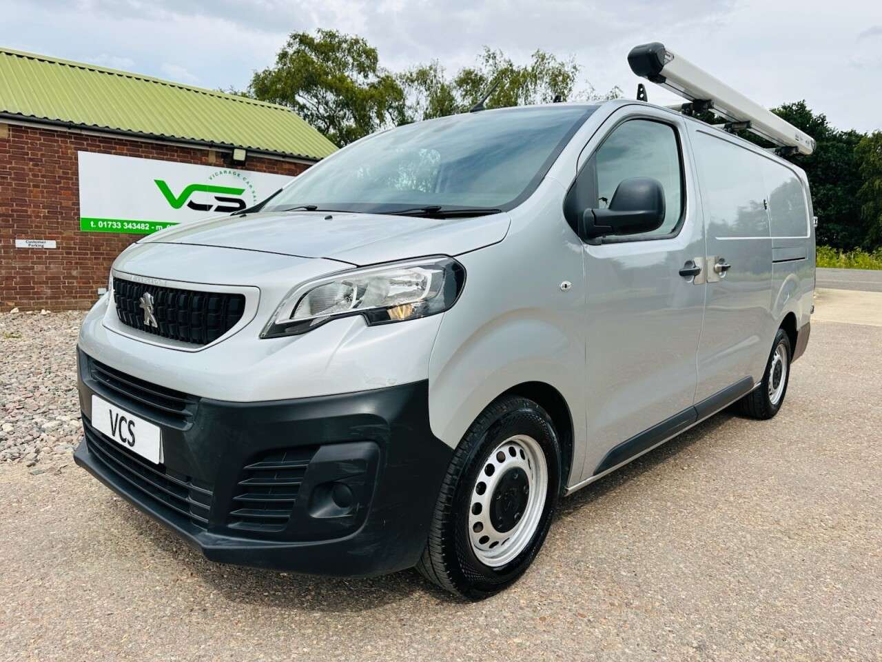 A 2019 PEUGEOT EXPERT 2.0 BlueHDi 1400 Professional Long Panel Van 6dr Diesel Manual LWB Euro 6 ( A 2019 PEUGEOT EXPERT 2.0 BlueHDi 1400 Professional Long Panel Van 6dr Diesel Manual LWB Euro 6 (
