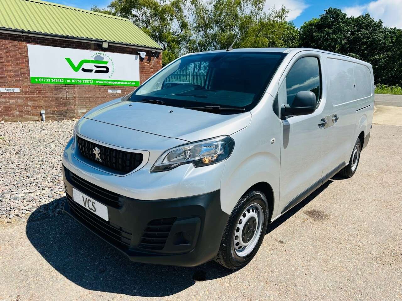A 2019 PEUGEOT EXPERT 2.0 BlueHDi 1400 Professional Long Panel Van 6dr Diesel Manual LWB Euro 6 ( A 2019 PEUGEOT EXPERT 2.0 BlueHDi 1400 Professional Long Panel Van 6dr Diesel Manual LWB Euro 6 (