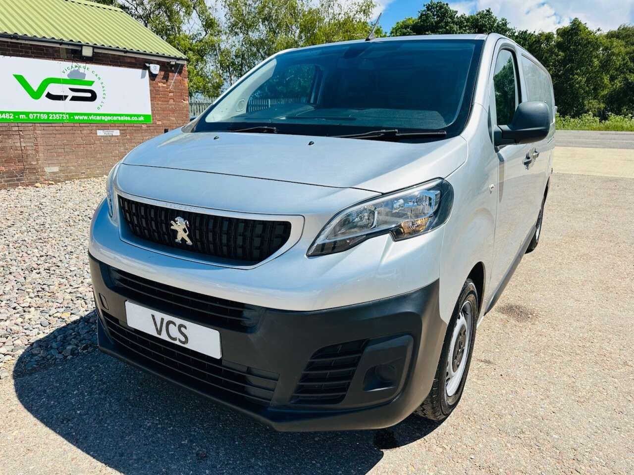 A 2019 PEUGEOT EXPERT 2.0 BlueHDi 1400 Professional Long Panel Van 6dr Diesel Manual LWB Euro 6 ( A 2019 PEUGEOT EXPERT 2.0 BlueHDi 1400 Professional Long Panel Van 6dr Diesel Manual LWB Euro 6 (