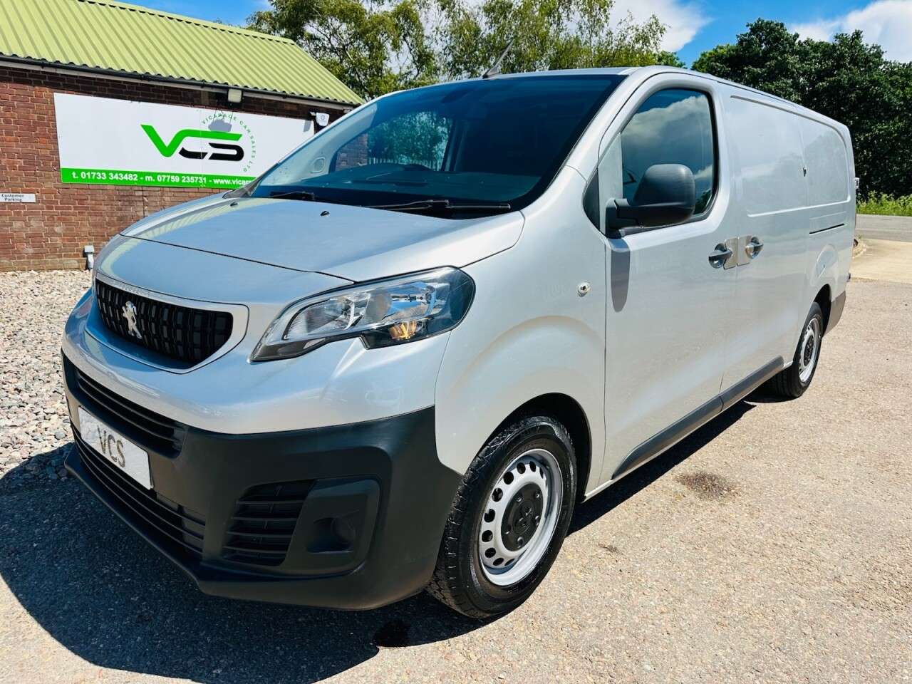 A 2019 PEUGEOT EXPERT 2.0 BlueHDi 1400 Professional Long Panel Van 6dr Diesel Manual LWB Euro 6 ( A 2019 PEUGEOT EXPERT 2.0 BlueHDi 1400 Professional Long Panel Van 6dr Diesel Manual LWB Euro 6 (