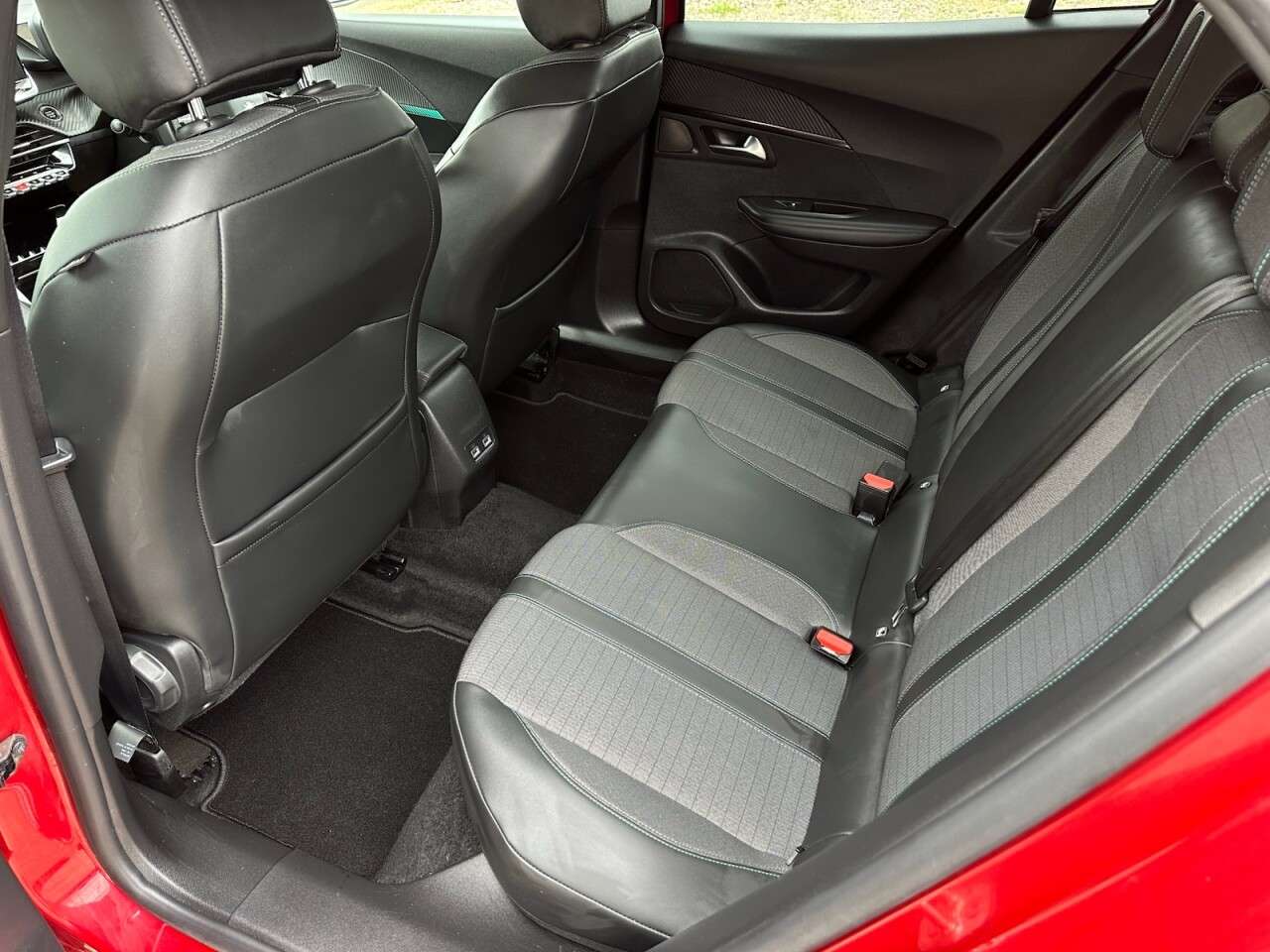 2021 PEUGEOT 2008 2021 PEUGEOT 2008