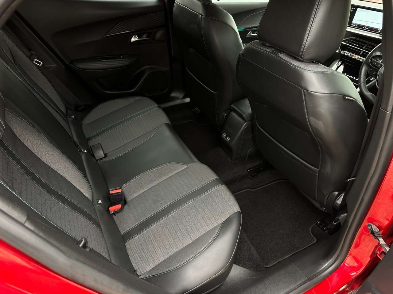 2021 PEUGEOT 2008 2021 PEUGEOT 2008