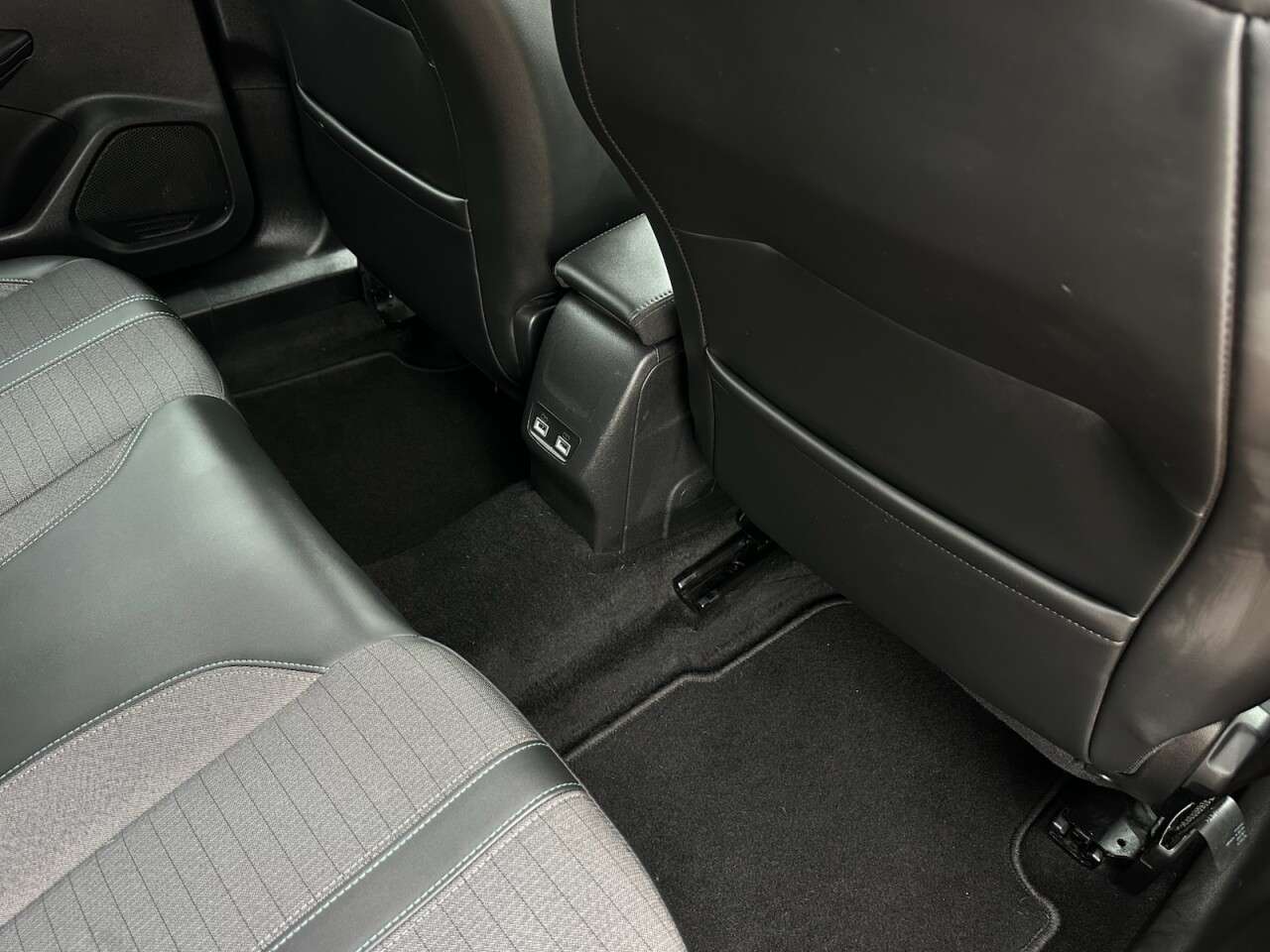 2021 PEUGEOT 2008 2021 PEUGEOT 2008