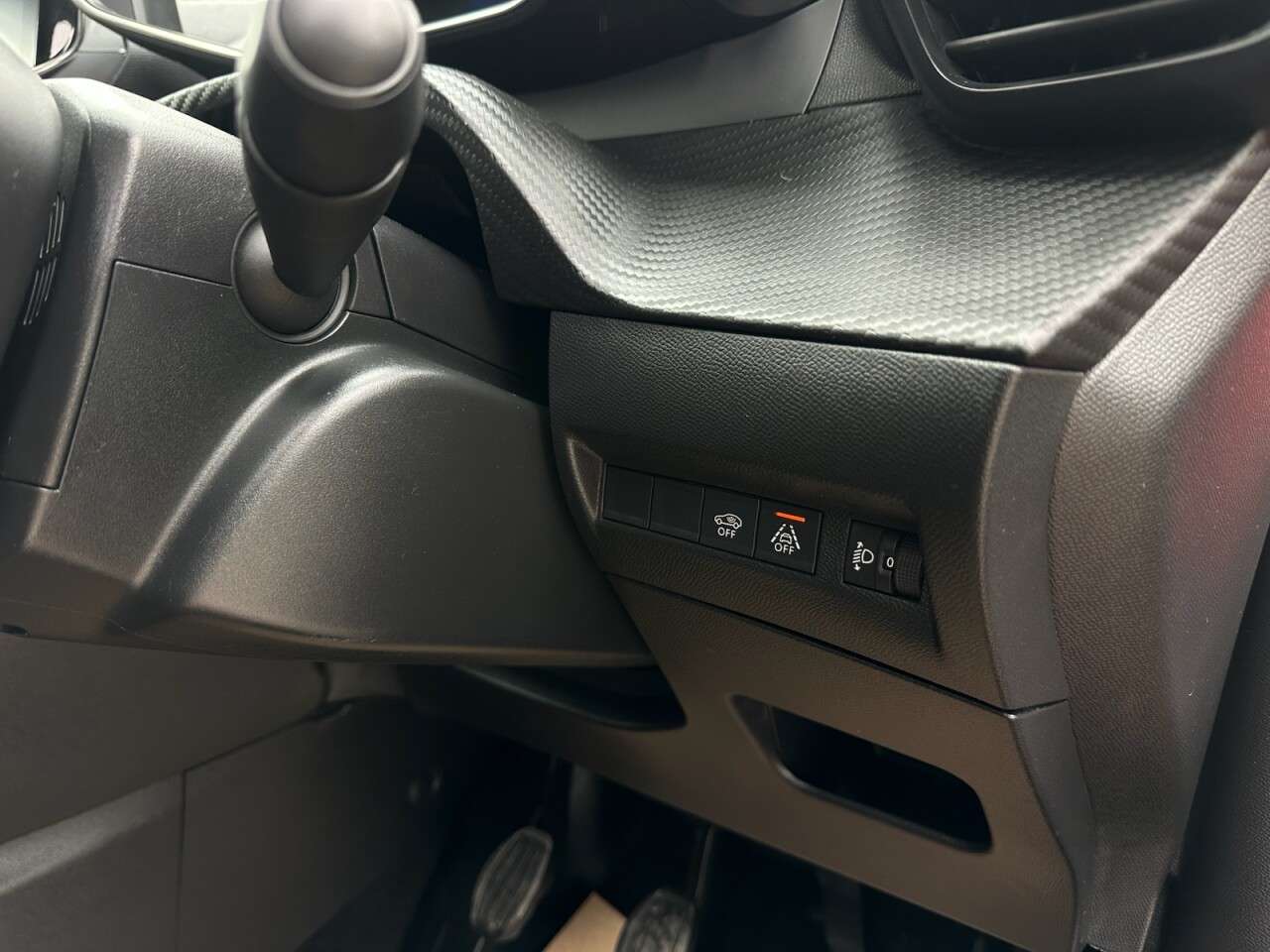 2021 PEUGEOT 2008 2021 PEUGEOT 2008