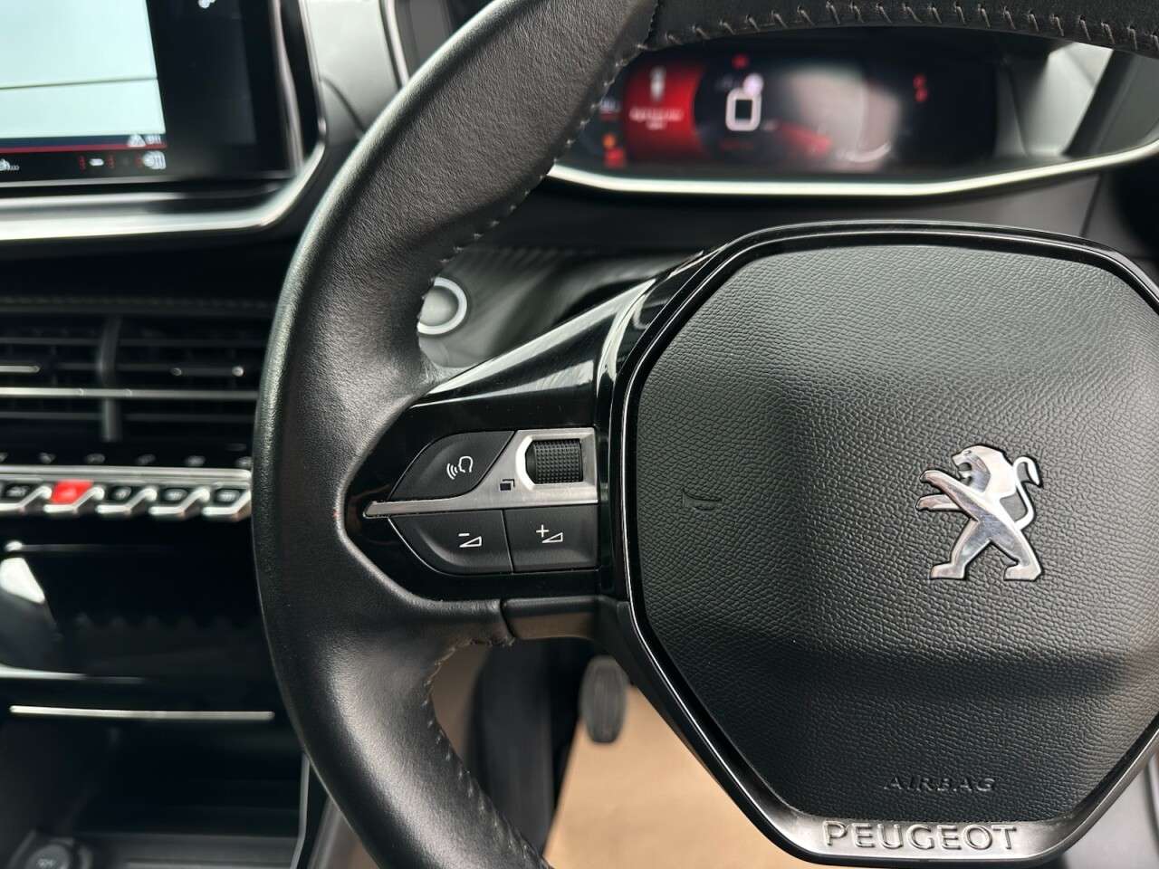 2021 PEUGEOT 2008 2021 PEUGEOT 2008
