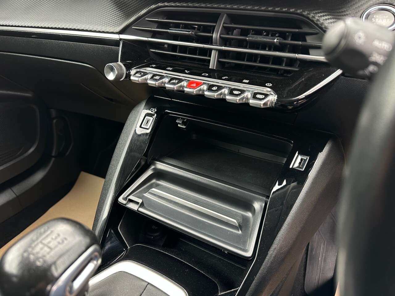 2021 PEUGEOT 2008 2021 PEUGEOT 2008
