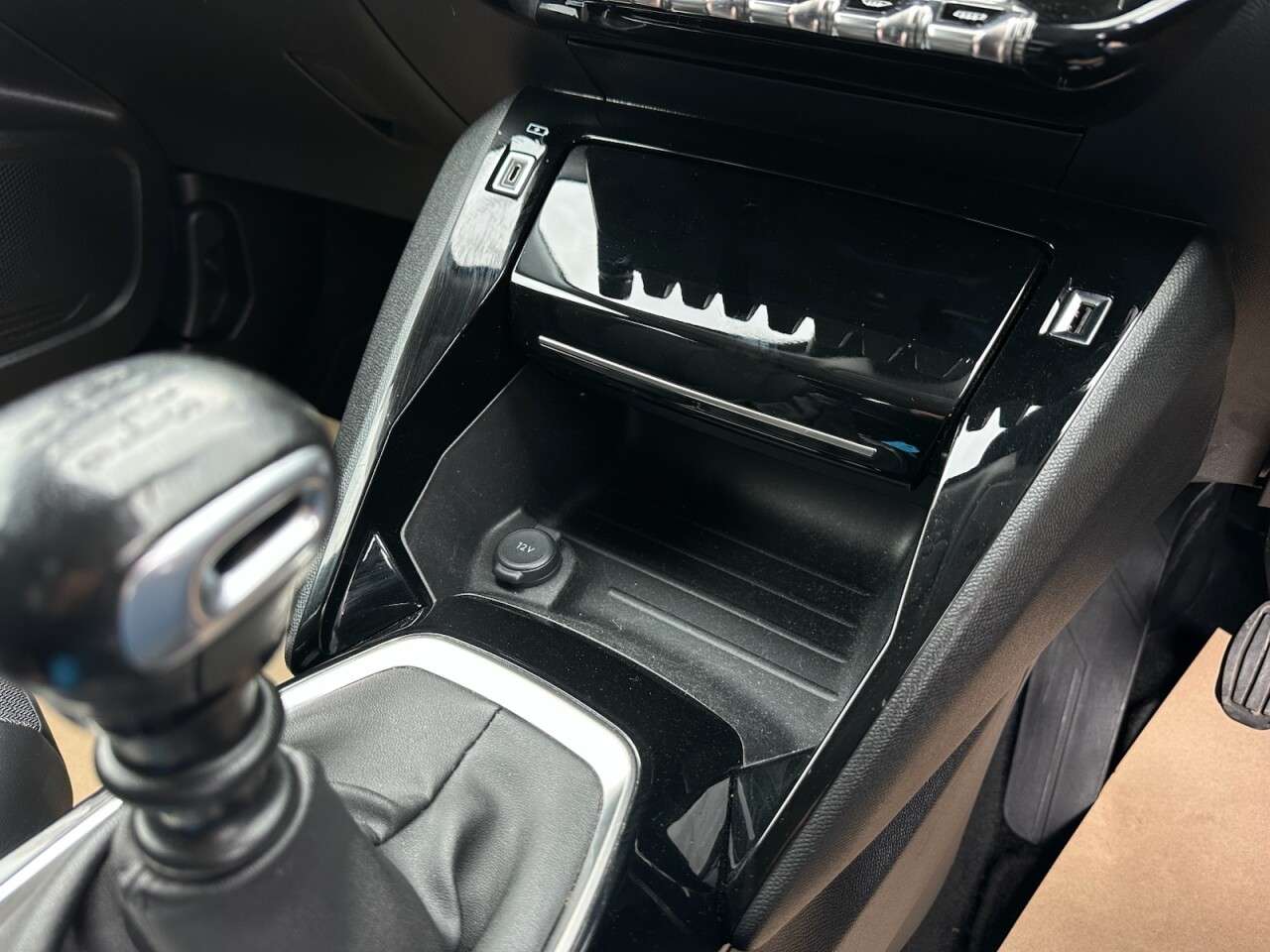 2021 PEUGEOT 2008 2021 PEUGEOT 2008