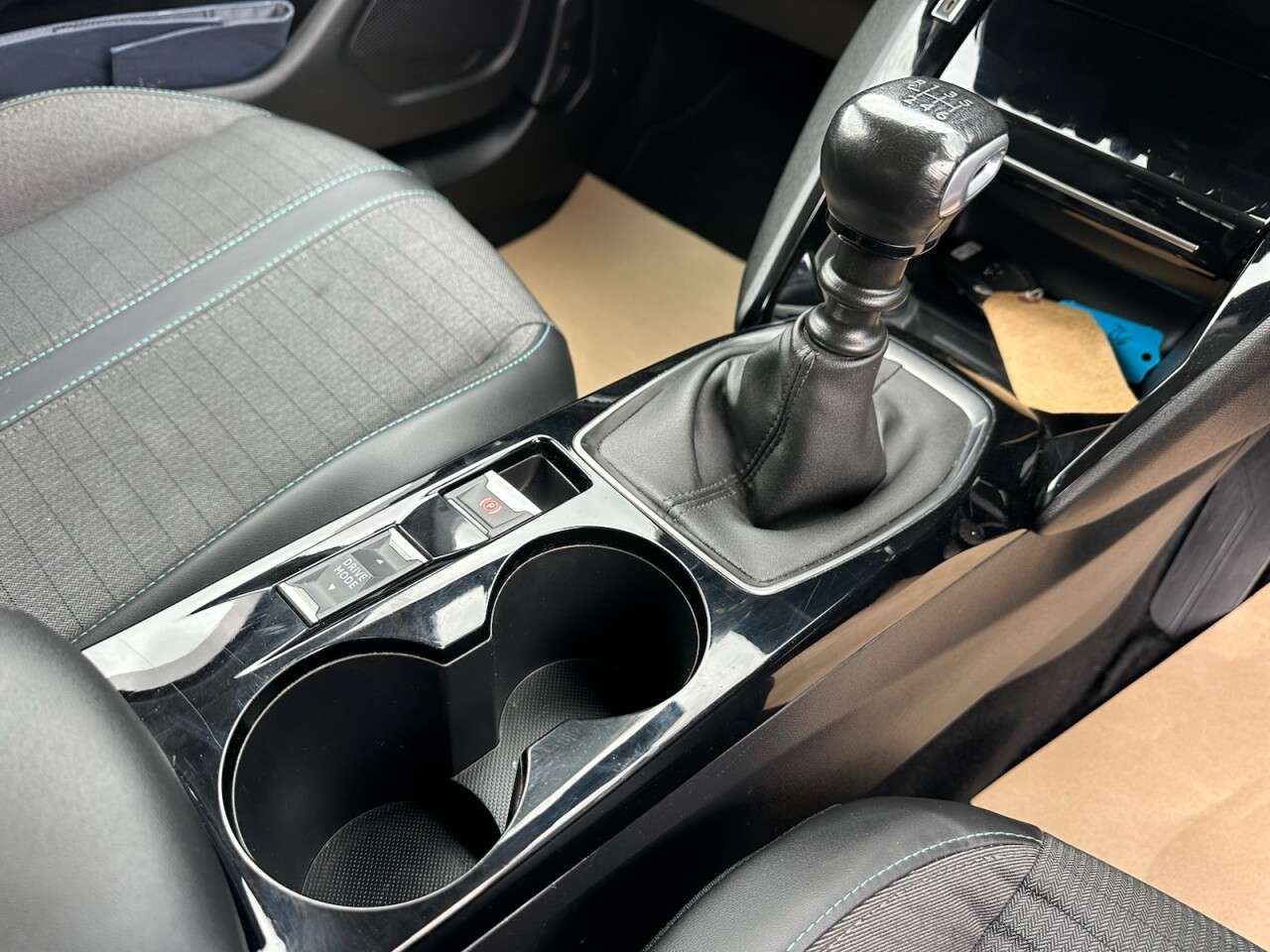 2021 PEUGEOT 2008 2021 PEUGEOT 2008