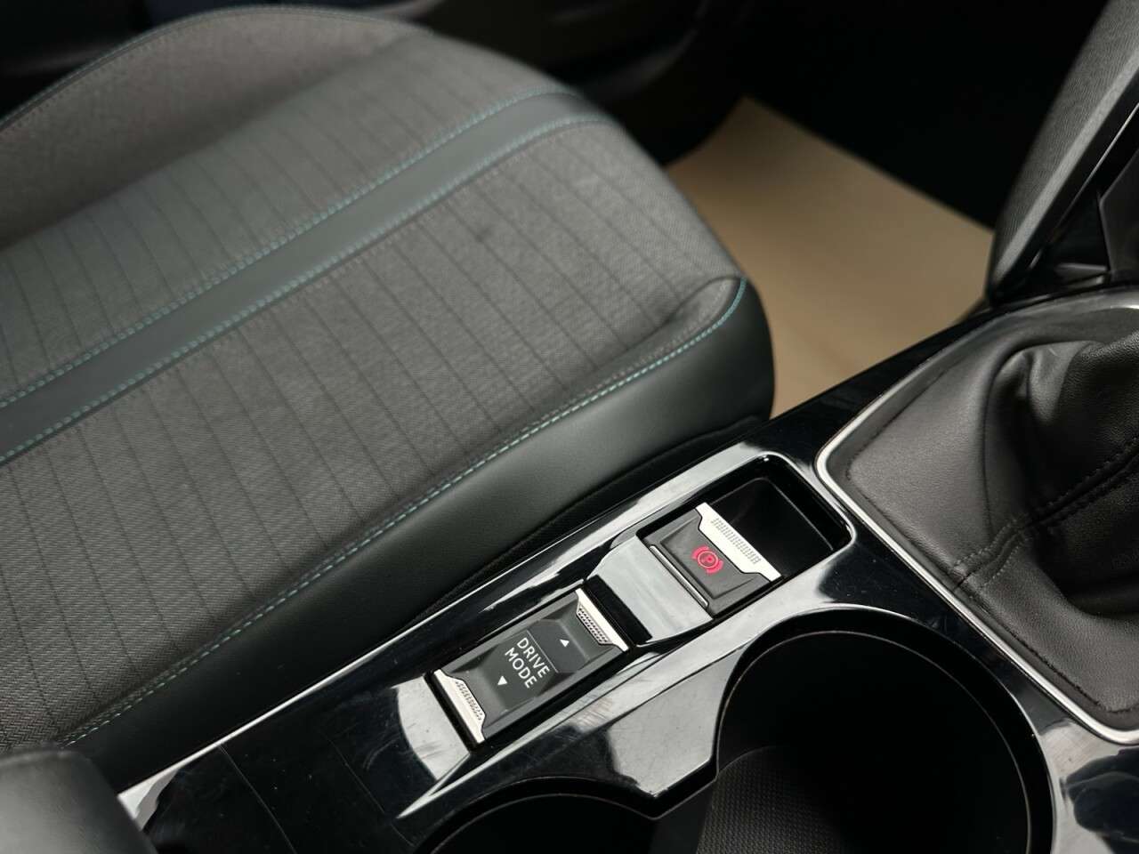 2021 PEUGEOT 2008 2021 PEUGEOT 2008