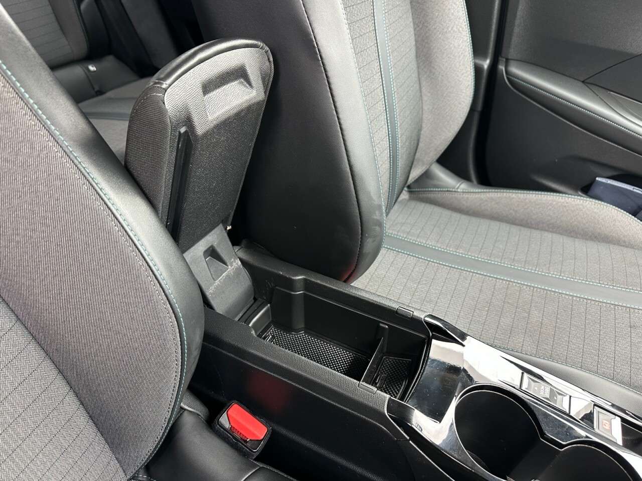 2021 PEUGEOT 2008 2021 PEUGEOT 2008
