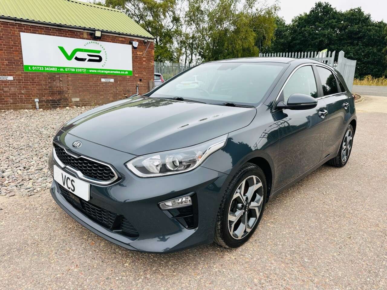 A 2021 KIA CEED 1.6 CRDi MHEV 3 Hatchback 5dr Diesel Hybrid Manual Euro 6 (s/s) (134 bhp) A 2021 KIA CEED 1.6 CRDi MHEV 3 Hatchback 5dr Diesel Hybrid Manual Euro 6 (s/s) (134 bhp)