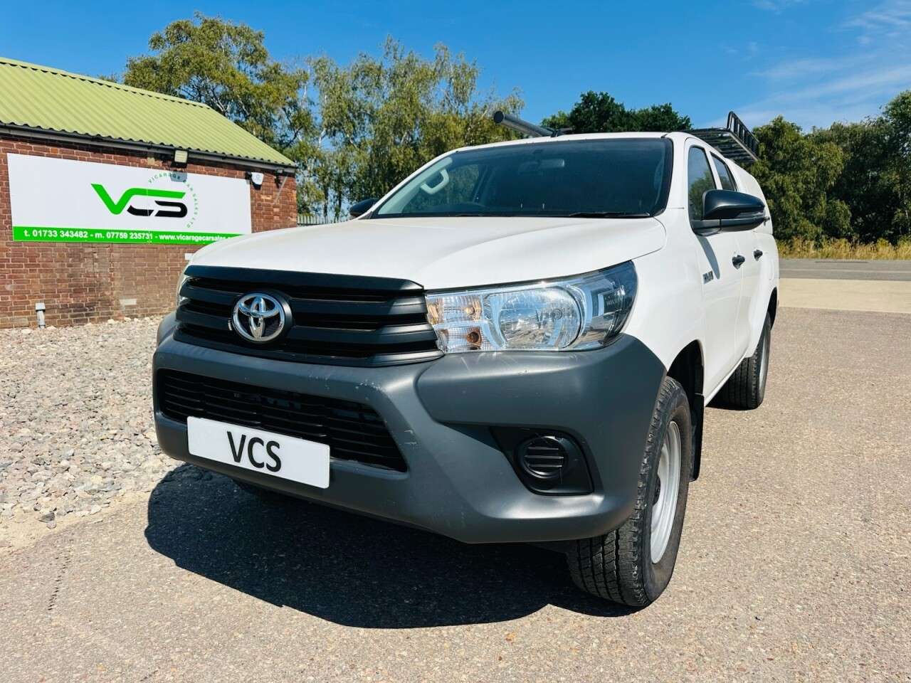 A 2018 TOYOTA HI-LUX 2.4 D-4D Active Pickup Double Cab 4dr Diesel Manual 4WD Euro 6 (3.5t) (150 A 2018 TOYOTA HI-LUX 2.4 D-4D Active Pickup Double Cab 4dr Diesel Manual 4WD Euro 6 (3.5t) (150