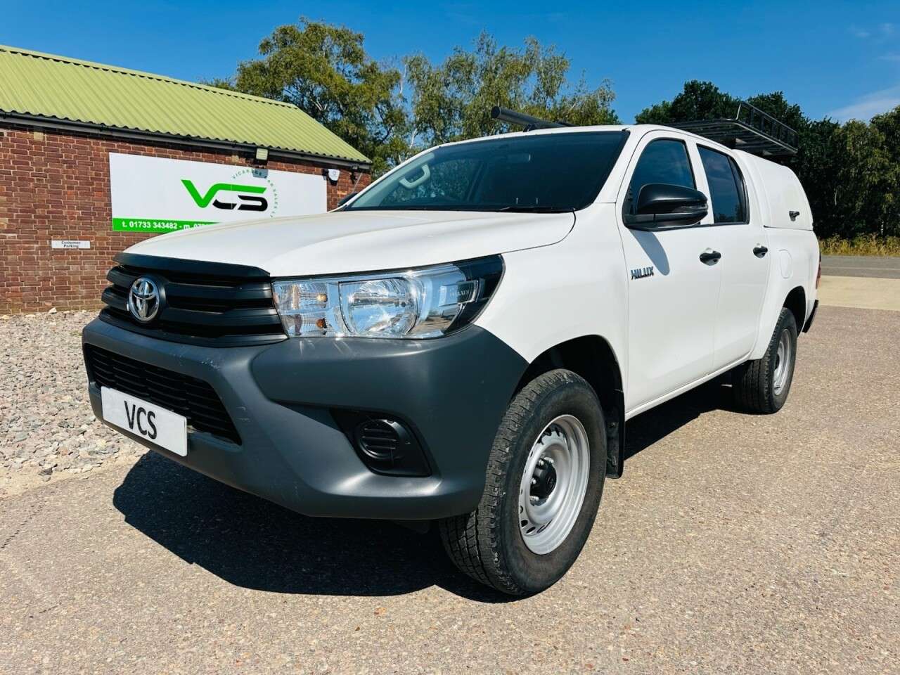 A 2018 TOYOTA HI-LUX 2.4 D-4D Active Pickup Double Cab 4dr Diesel Manual 4WD Euro 6 (3.5t) (150 A 2018 TOYOTA HI-LUX 2.4 D-4D Active Pickup Double Cab 4dr Diesel Manual 4WD Euro 6 (3.5t) (150