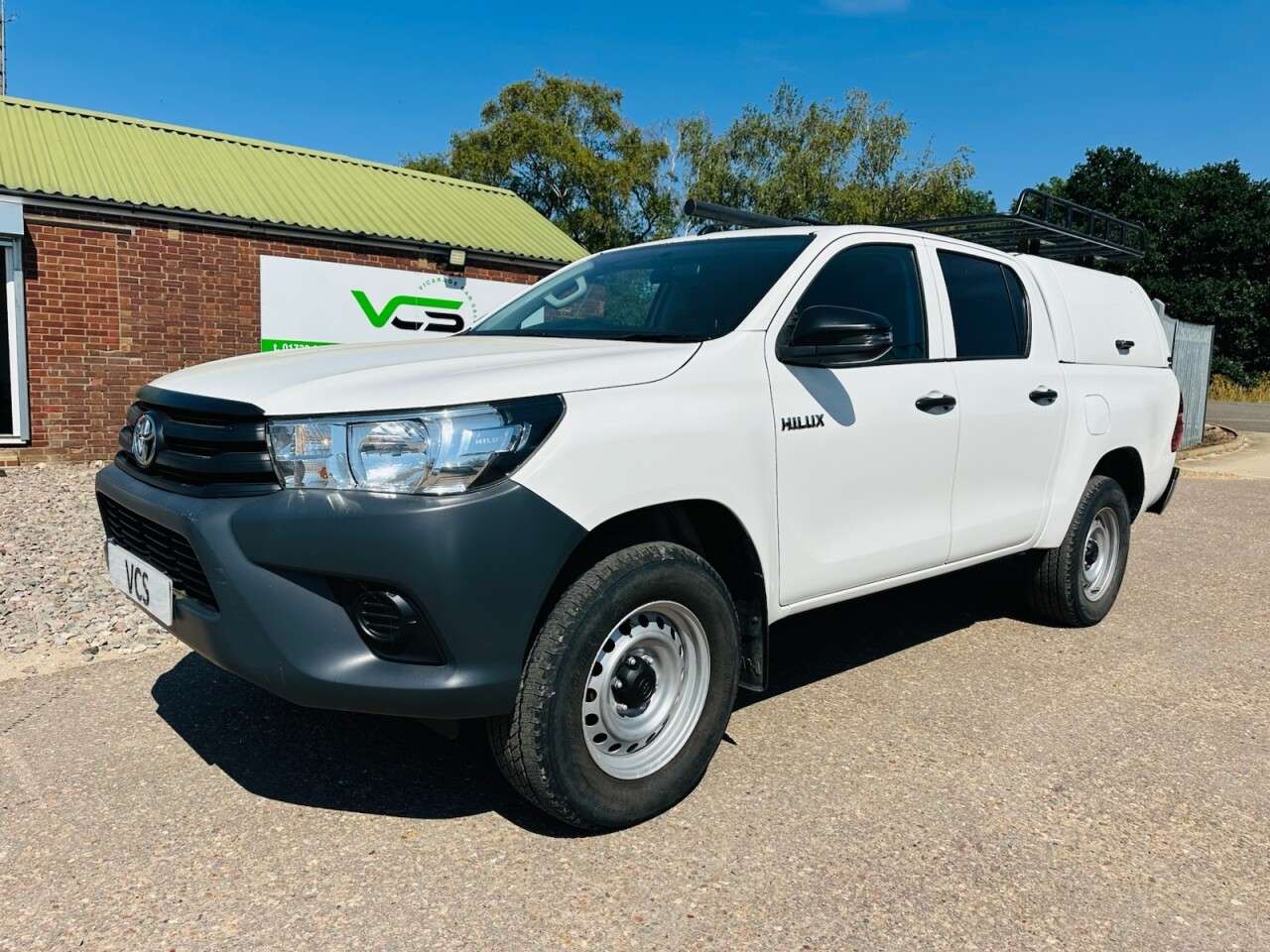 A 2018 TOYOTA HI-LUX 2.4 D-4D Active Pickup Double Cab 4dr Diesel Manual 4WD Euro 6 (3.5t) (150 A 2018 TOYOTA HI-LUX 2.4 D-4D Active Pickup Double Cab 4dr Diesel Manual 4WD Euro 6 (3.5t) (150