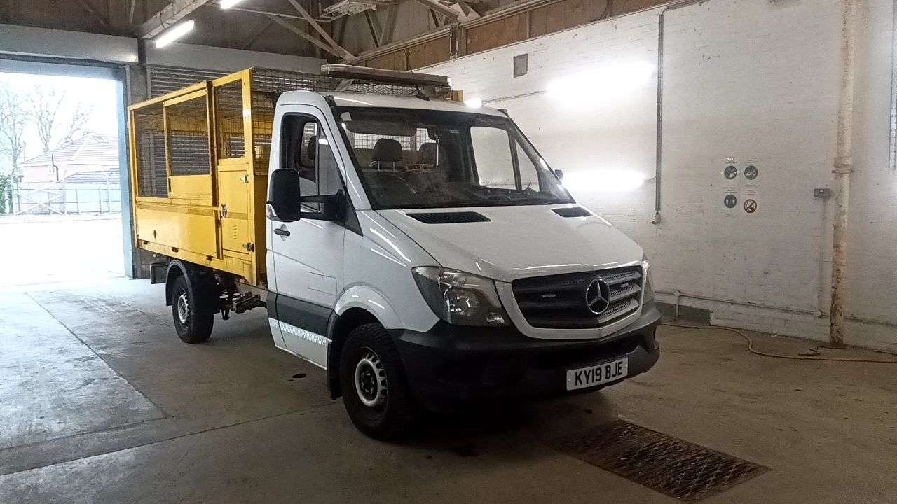 A 2019 MERCEDES-BENZ SPRINTER 2.1 314 CDI Chassis Cab 2dr Diesel Manual RWD L1 (209 g/km, 140 bhp) A 2019 MERCEDES-BENZ SPRINTER 2.1 314 CDI Chassis Cab 2dr Diesel Manual RWD L1 (209 g/km, 140 bhp)