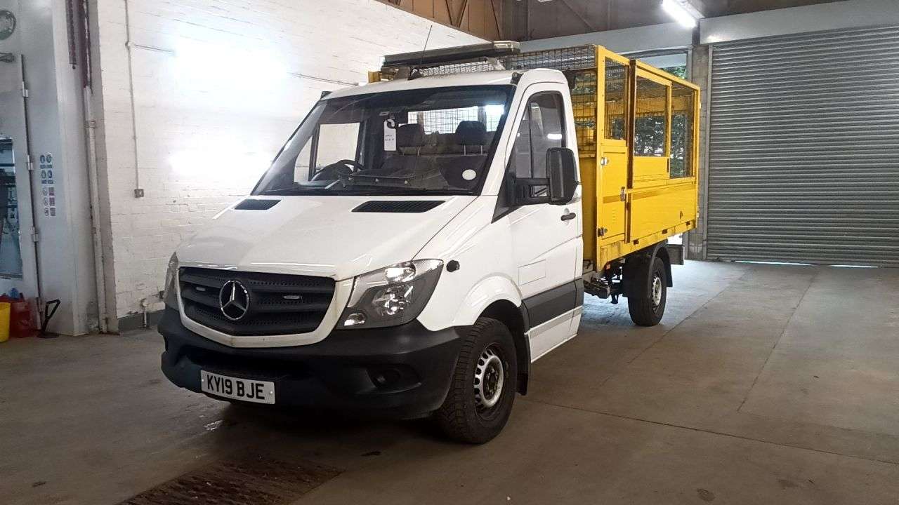A 2019 MERCEDES-BENZ SPRINTER 2.1 314 CDI Chassis Cab 2dr Diesel Manual RWD L1 (209 g/km, 140 bhp) A 2019 MERCEDES-BENZ SPRINTER 2.1 314 CDI Chassis Cab 2dr Diesel Manual RWD L1 (209 g/km, 140 bhp)