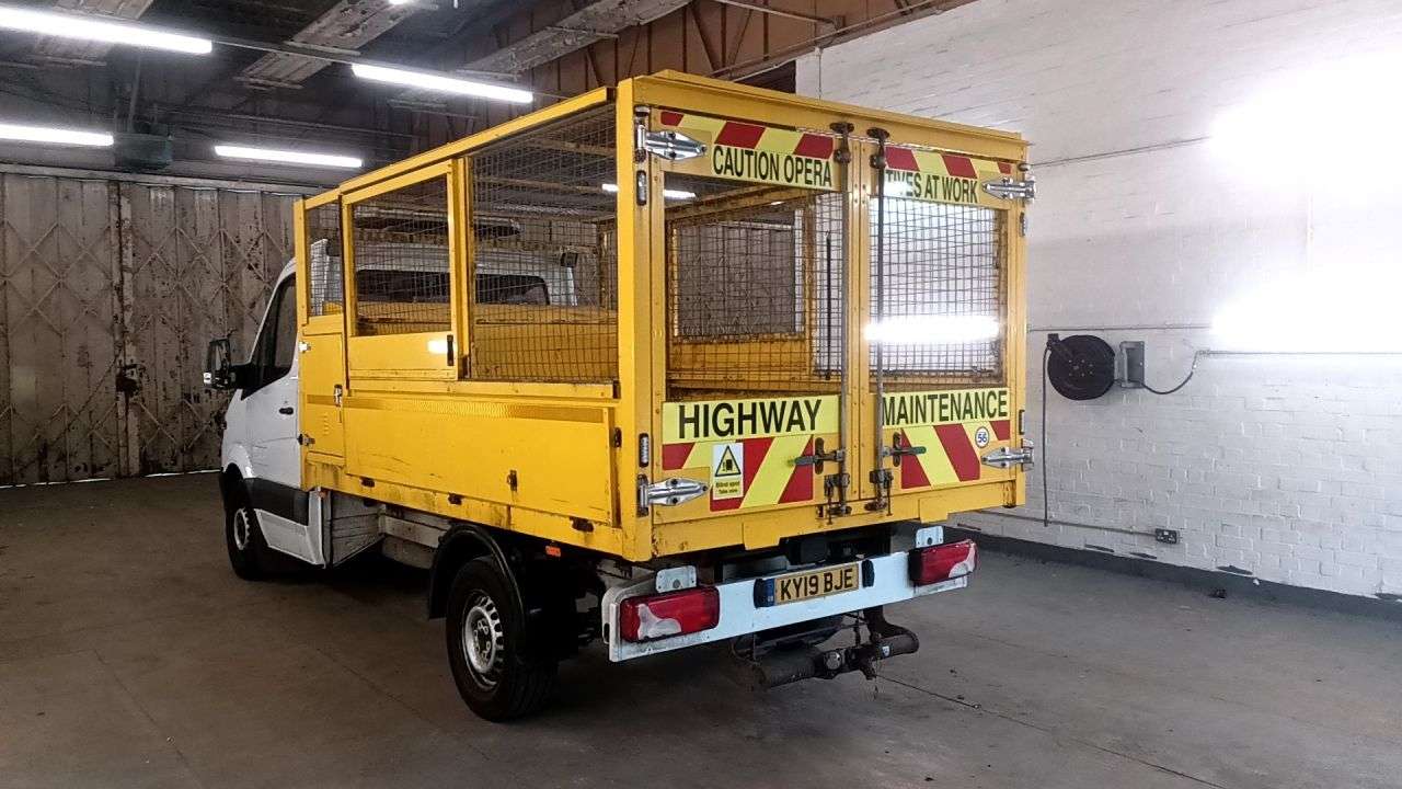 A 2019 MERCEDES-BENZ SPRINTER 2.1 314 CDI Chassis Cab 2dr Diesel Manual RWD L1 (209 g/km, 140 bhp) A 2019 MERCEDES-BENZ SPRINTER 2.1 314 CDI Chassis Cab 2dr Diesel Manual RWD L1 (209 g/km, 140 bhp)