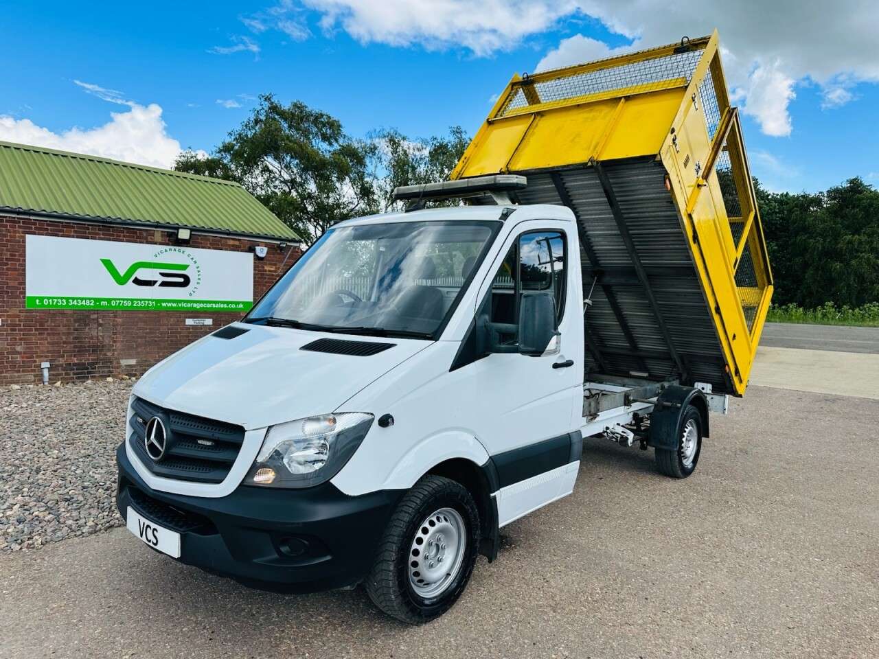 A 2019 MERCEDES-BENZ SPRINTER 2.1 314 CDI Chassis Cab 2dr Diesel Manual RWD L1 (209 g/km, 140 bhp) A 2019 MERCEDES-BENZ SPRINTER 2.1 314 CDI Chassis Cab 2dr Diesel Manual RWD L1 (209 g/km, 140 bhp)